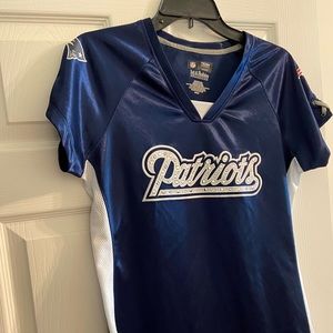 Woman’s official NFL Patriots jersey top